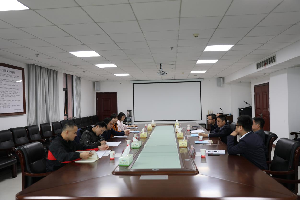 市委宣传部副部长喻华军一行到MK体育·(国际)官方网站调研