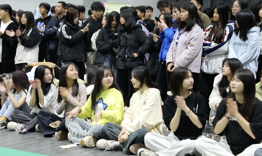 MK体育·(国际)官方网站团委举办送教服务进校园·青春舞会