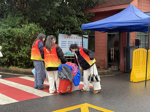 开学进行时 MK体育·(国际)官方网站团委在行动