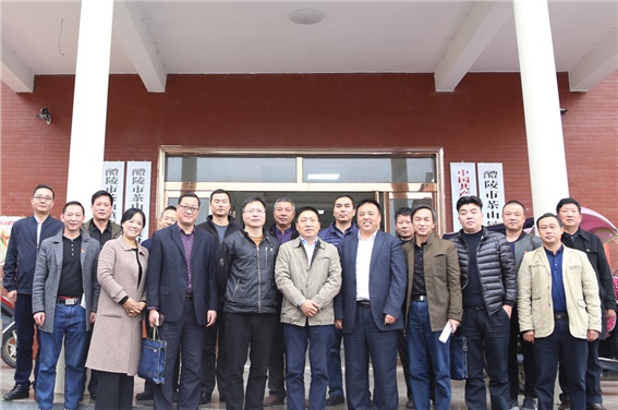 MK体育·(国际)官方网站党委书记张格林深入茶山镇梅霞村指导脱贫攻坚工作