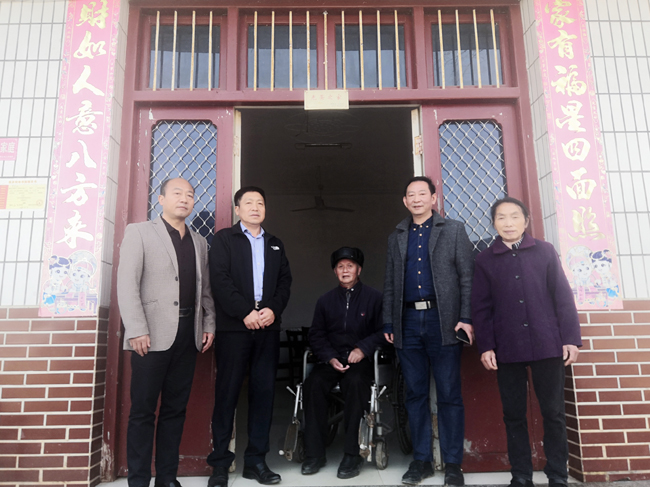 MK体育·(国际)官方网站党委到扶贫村开展“五查五看”大走访活动