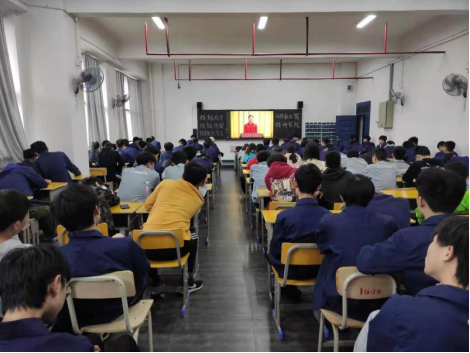 MK体育·(国际)官方网站组织师生观看“技能成才技能报国”先进事迹视频报告会